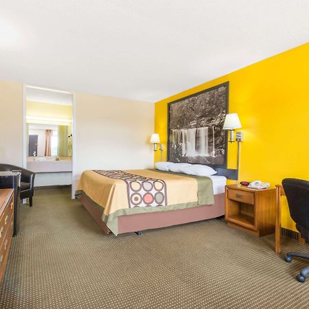 Super 8 By Wyndham Williamsburg Motel Exterior photo